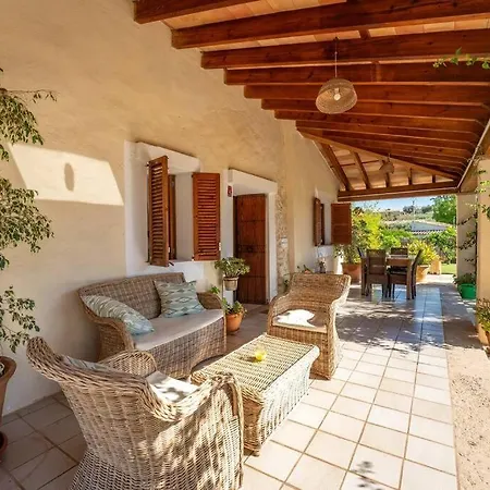 Pereo Holiday home *